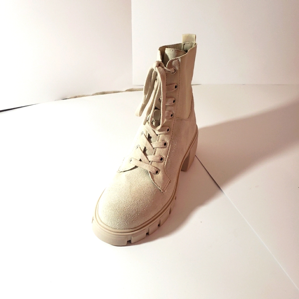 Steve Madden, madden girl, Ivory, women's size 8.5M, ankle boots, laced,